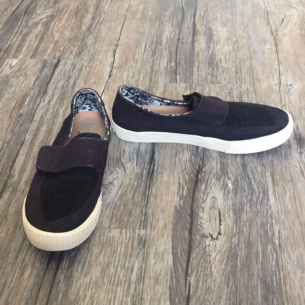 Toms